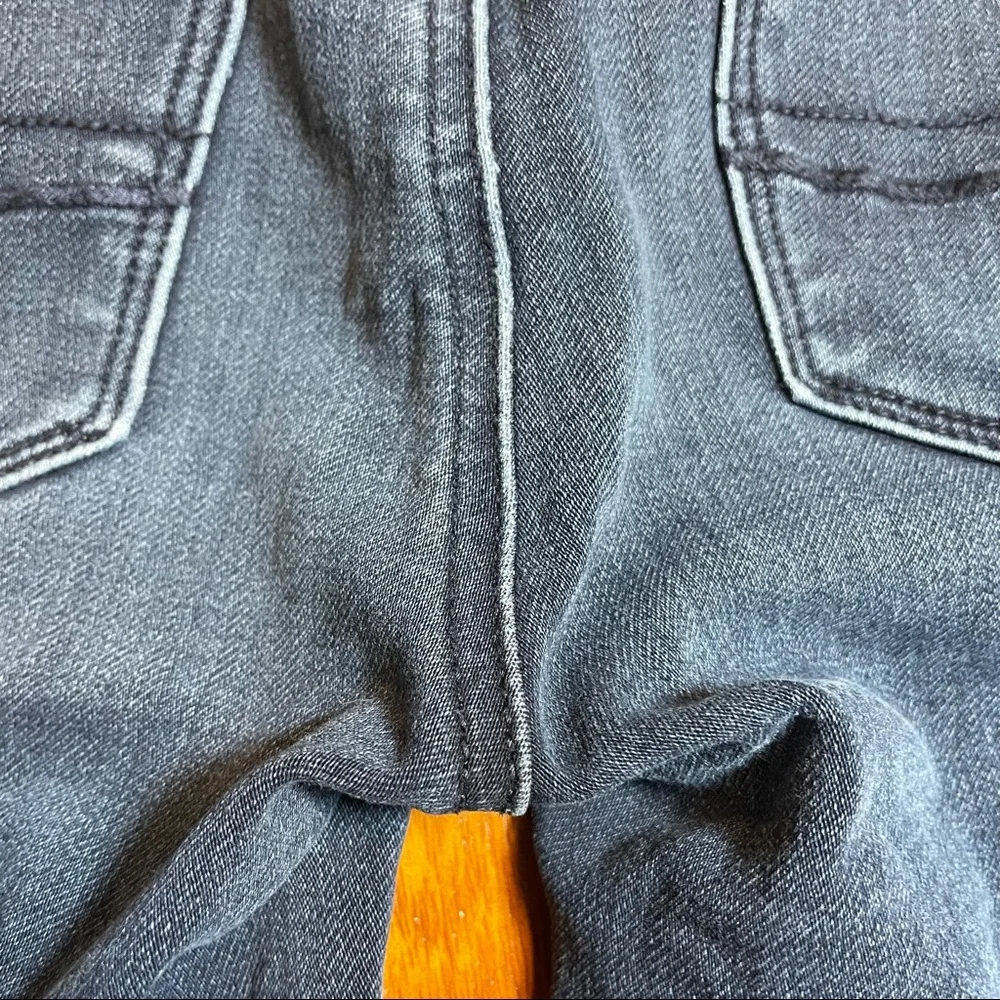 American Eagle distressed hi rise skinny jeggings with raw hem